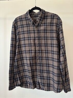 Slate & Stone Navy & Brown Plaid Long-Sleeve Button-Down Shirt